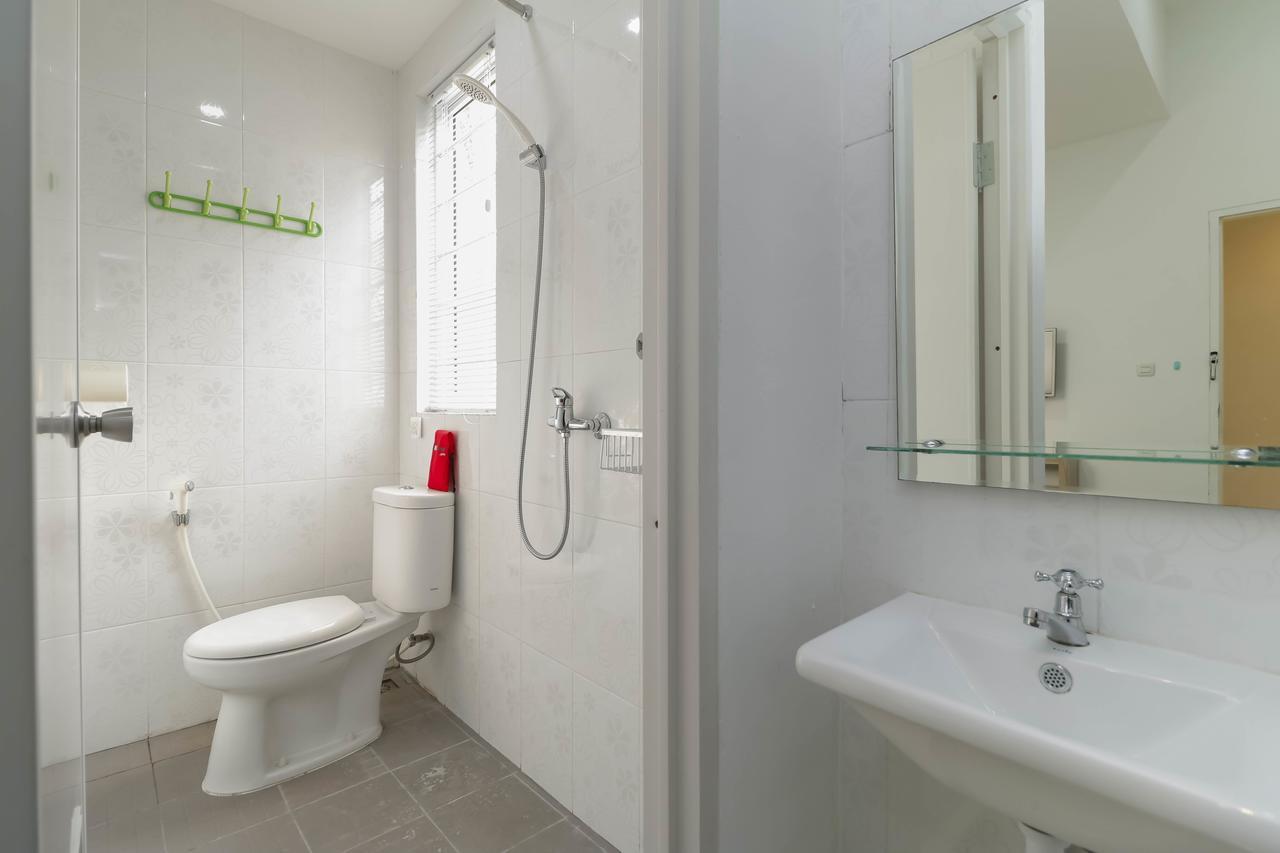 فندق Reddoorz Near Nagoya Hill Batam المظهر الخارجي الصورة