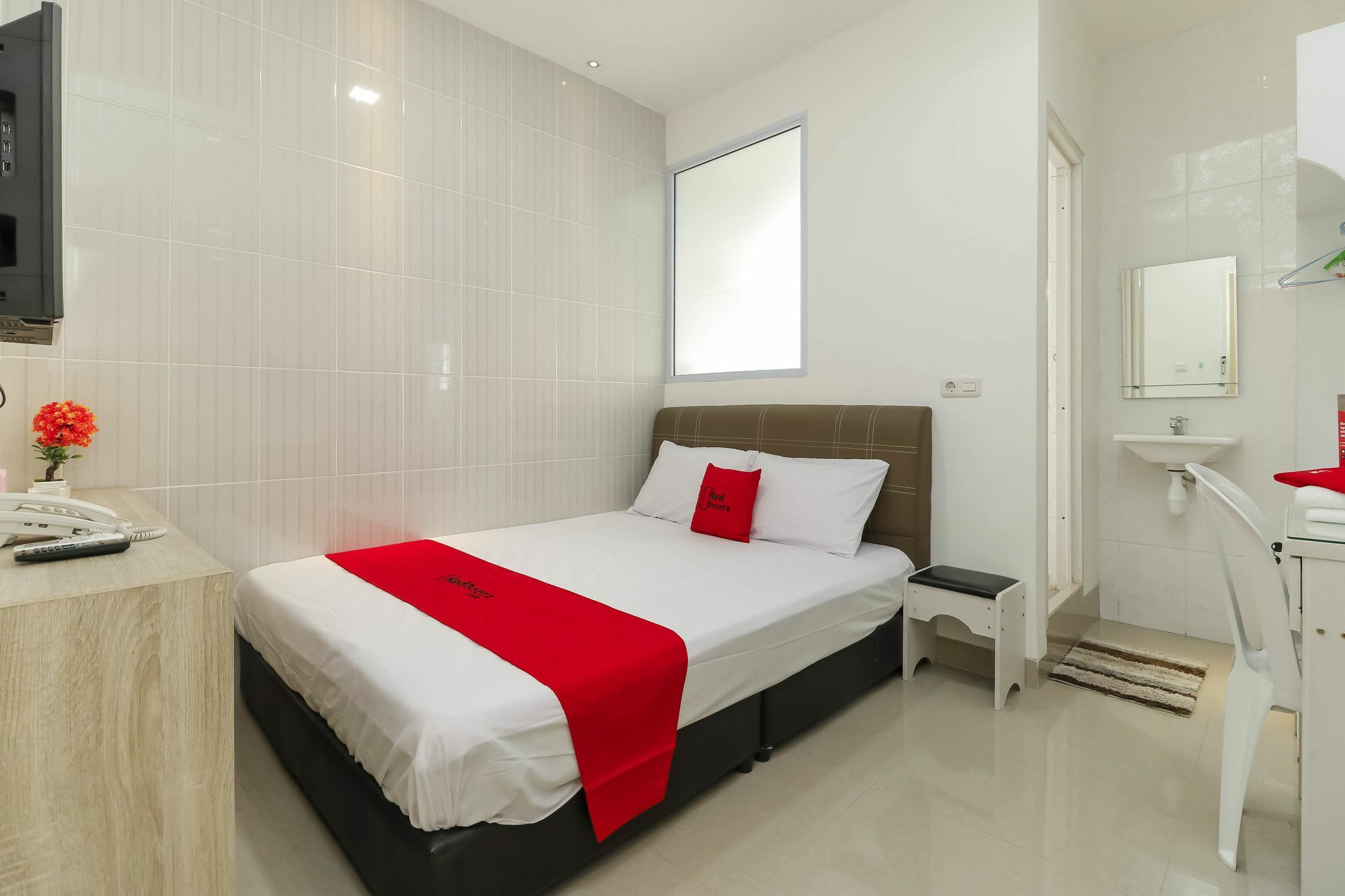 فندق Reddoorz Near Nagoya Hill Batam المظهر الخارجي الصورة