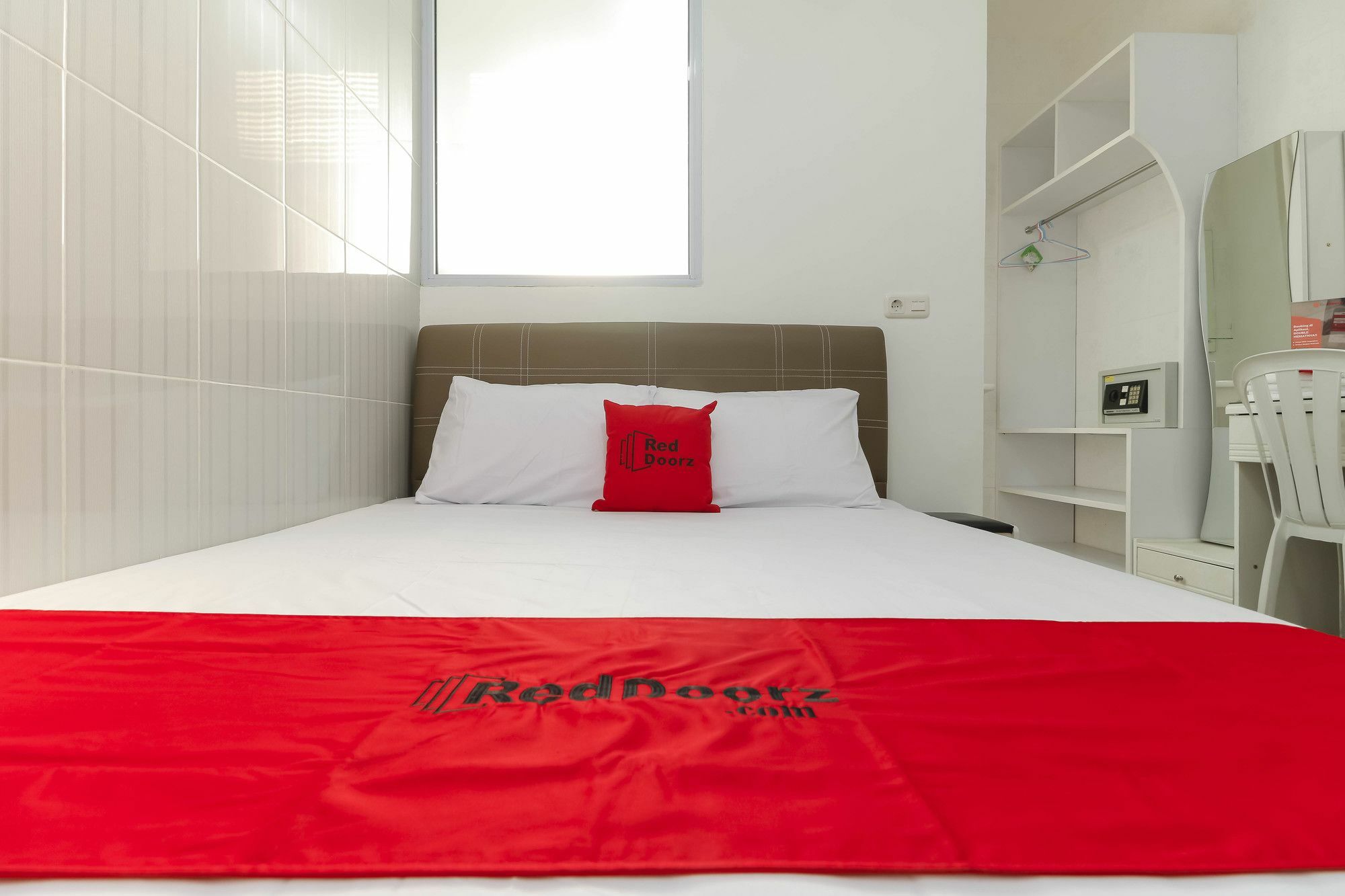 فندق Reddoorz Near Nagoya Hill Batam المظهر الخارجي الصورة