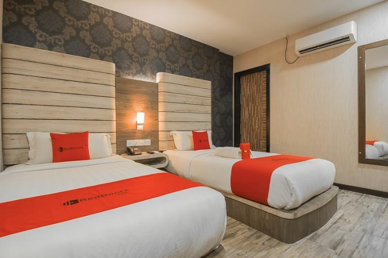 فندق Reddoorz Near Nagoya Hill Batam المظهر الخارجي الصورة